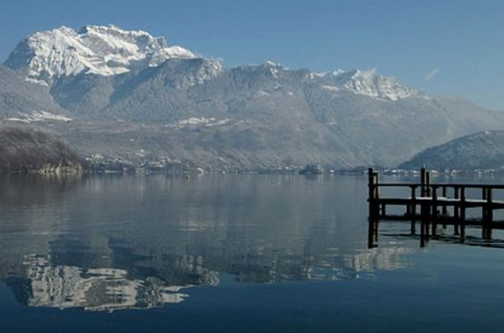 image of a lake